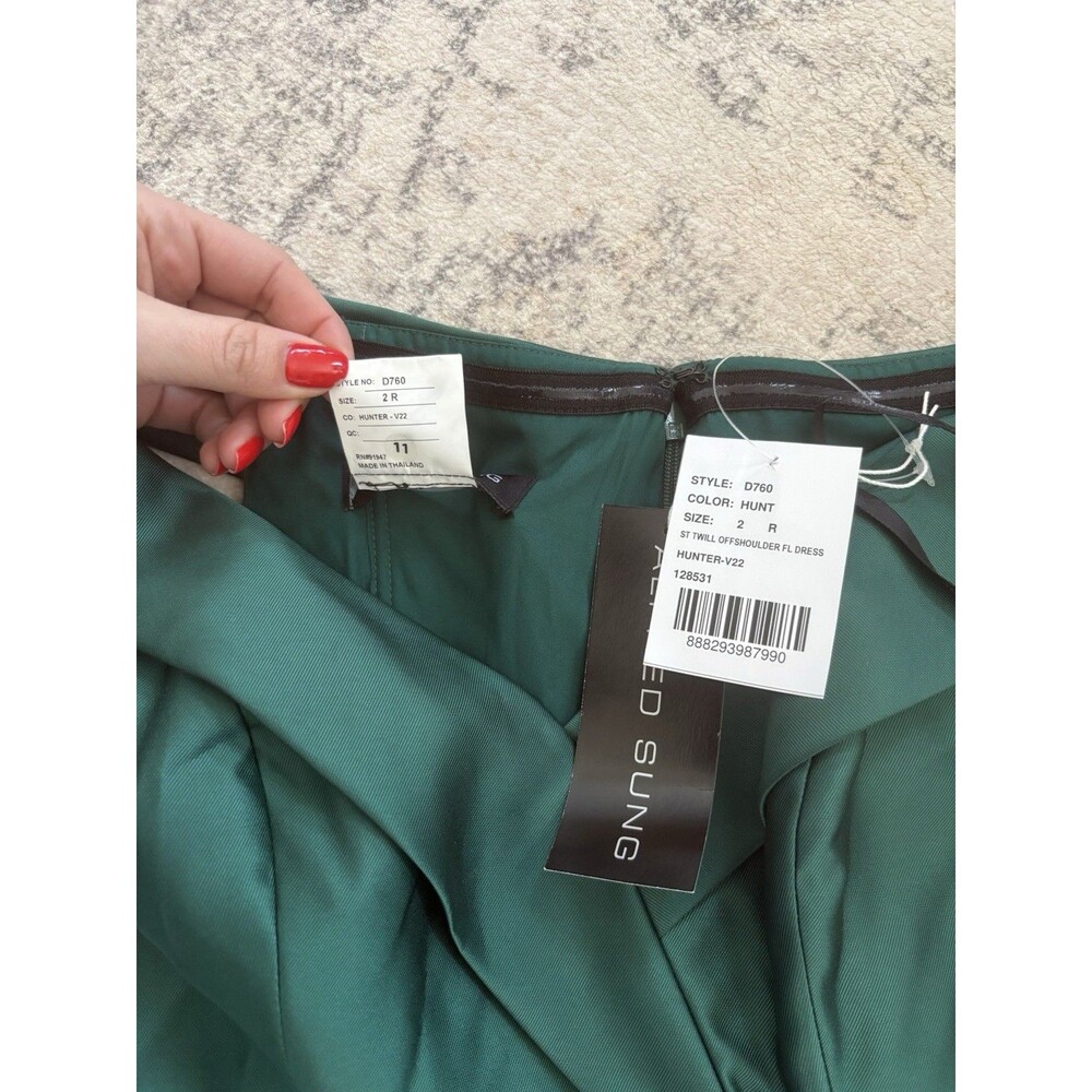 Alfred Sung Off-the-Shoulder Cuff Trumpet Gown Hunter Green Satin Size 2 D760 - Picture 4 of 9